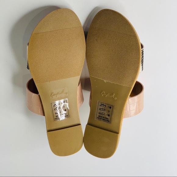 Women Qupid Double Band  Stripped Slip On Black Nude Flat NEW Sandals Size 10 - Picture 6 of 7